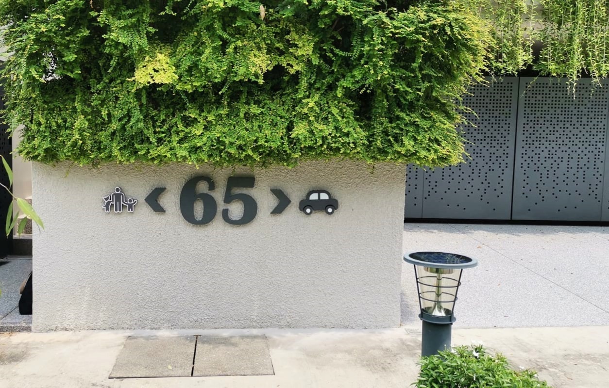 Channel Letters (Non-lighted)